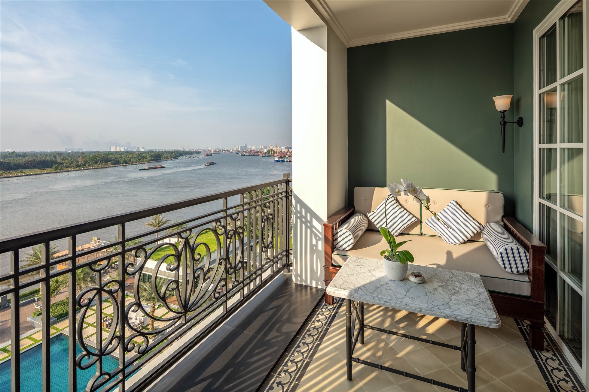 Khám Phá "Viên Ngọc Bích" A&T Saigon Riverside Bên Sông Sài Gòn